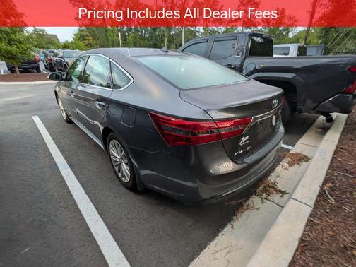 Magnetic Gray Metallic 2018 Toyota Avalon Hybrid Limited