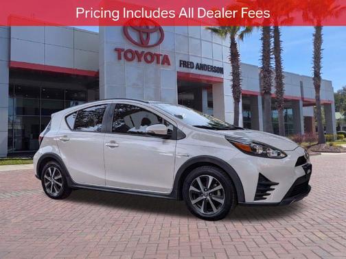 Blizzard Pearl 2019 Toyota Prius LE