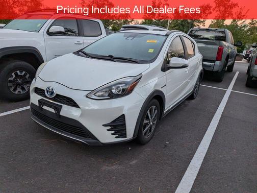 Blizzard Pearl 2019 Toyota Prius LE