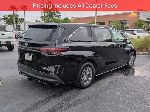 Midnight Black Metallic 2021 Toyota Sienna LE