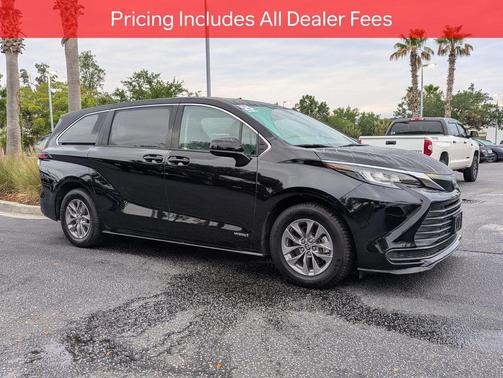 Midnight Black Metallic 2021 Toyota Sienna LE