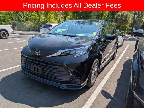 Midnight Black Metallic 2021 Toyota Sienna LE