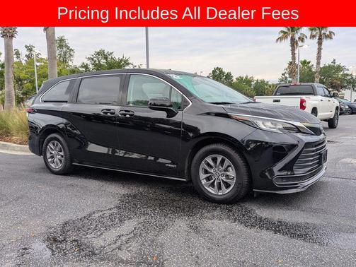 Midnight Black Metallic 2021 Toyota Sienna LE