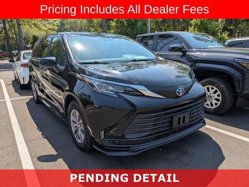 Midnight Black Metallic 2021 Toyota Sienna LE