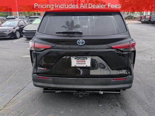 Midnight Black Metallic 2021 Toyota Sienna LE