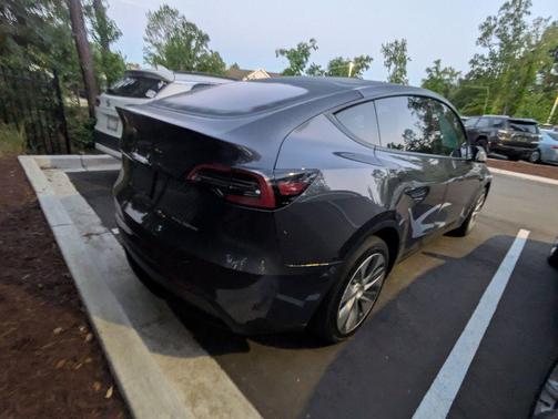 Midnight Silver Metallic 2022 Tesla Model Y Long Range Dual Motor All-Wheel Drive