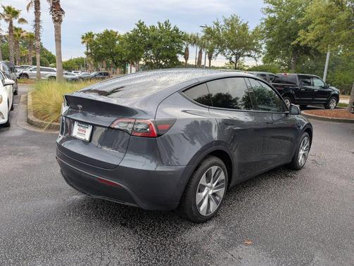 Midnight Silver Metallic 2022 Tesla Model Y Long Range Dual Motor All-Wheel Drive