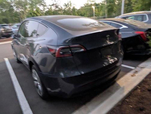 Midnight Silver Metallic 2022 Tesla Model Y Long Range Dual Motor All-Wheel Drive