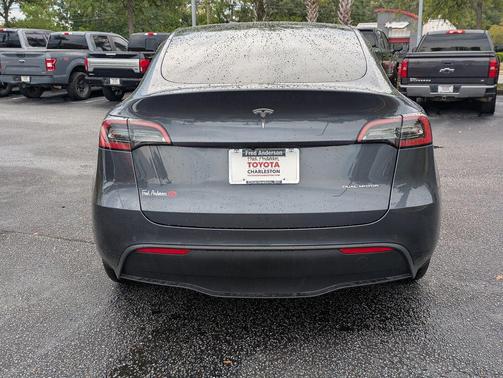 Midnight Silver Metallic 2022 Tesla Model Y Long Range Dual Motor All-Wheel Drive