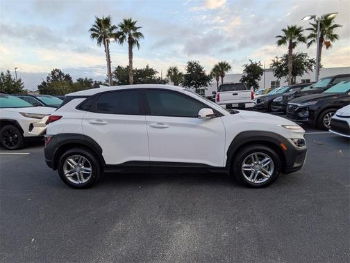 2023 Hyundai KONA SE