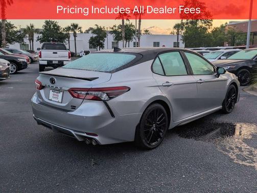 Celestial Silver Metallic/Midnight Black Metallic 2024 Toyota Camry XSE