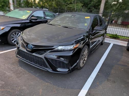 2023 Toyota Camry Hybrid SE