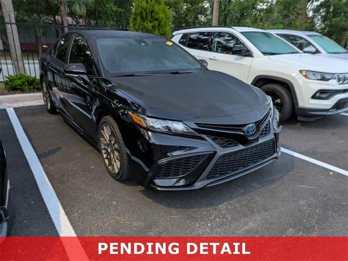 2023 Toyota Camry Hybrid SE