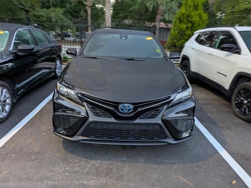 2023 Toyota Camry Hybrid SE