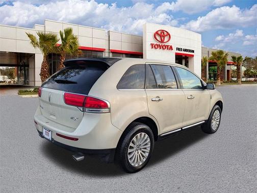 2015 Lincoln MKX Base