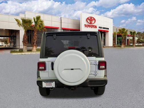 Bright White Clearcoat 2021 Jeep Wrangler Unlimited Sport