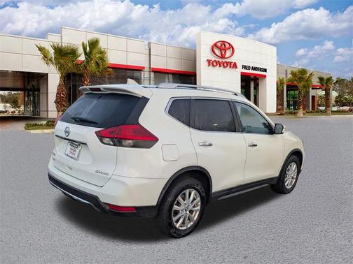 2017 Nissan Rogue SV