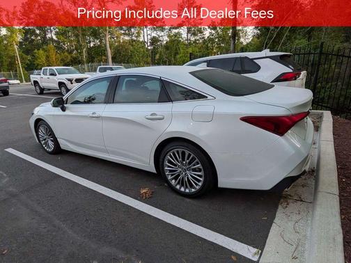 Wind Chill Pearl 2022 Toyota Avalon Limited