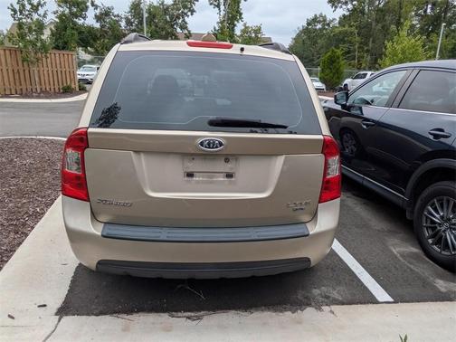 2008 Kia Rondo 