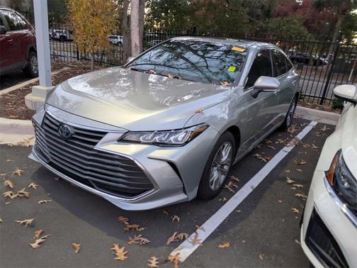 2020 Toyota Avalon Hybrid XLE Plus