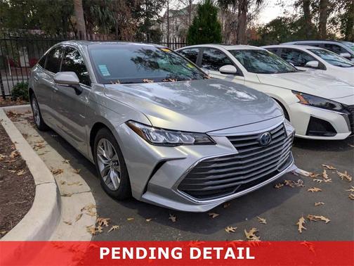 2020 Toyota Avalon Hybrid XLE Plus