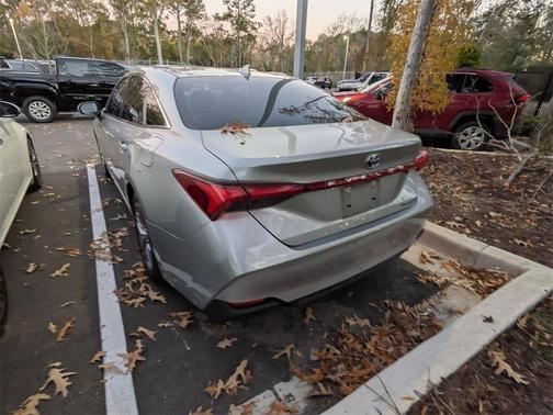 2020 Toyota Avalon Hybrid XLE Plus