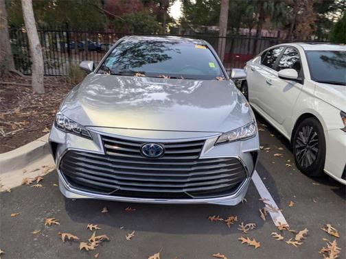 2020 Toyota Avalon Hybrid XLE Plus