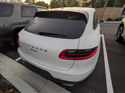 2017 Porsche Macan Base