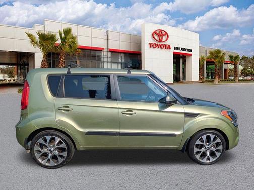 Alien Pearl Metallic 2013 Kia Soul !