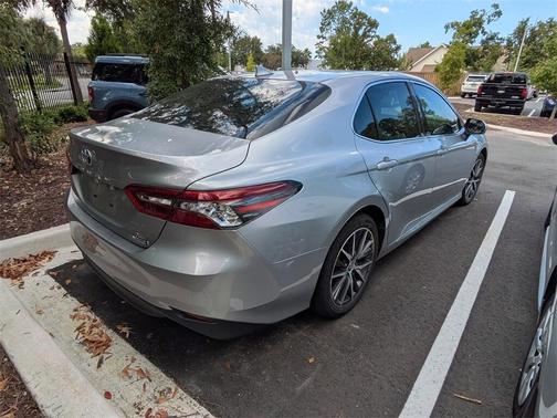 2023 Toyota Camry Hybrid XLE