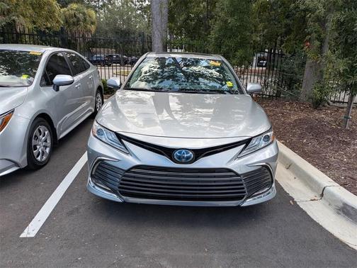 2023 Toyota Camry Hybrid XLE