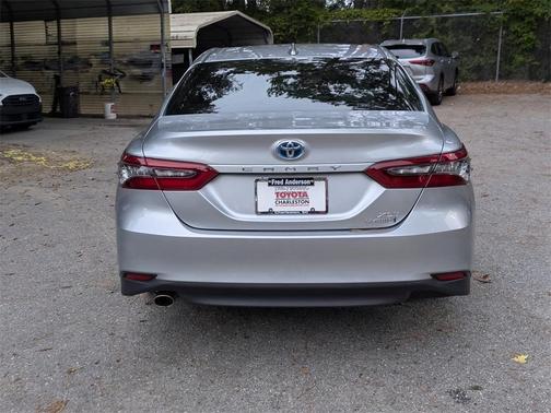 2023 Toyota Camry Hybrid XLE