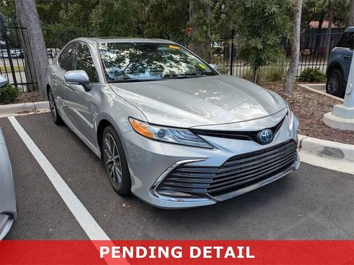 2023 Toyota Camry Hybrid XLE