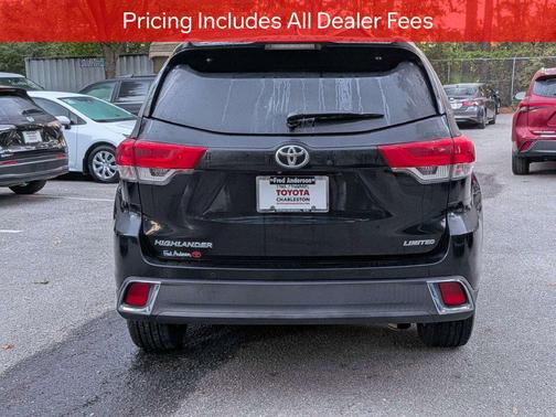 Midnight Black Metallic 2018 Toyota Highlander Limited