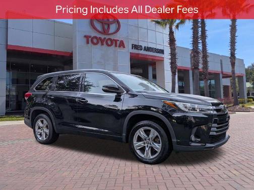 Midnight Black Metallic 2018 Toyota Highlander Limited