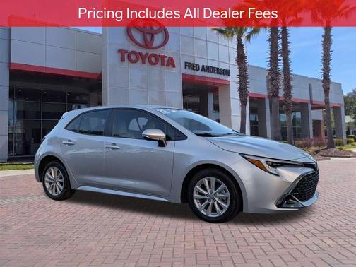 Classic Silver Metallic 2025 Toyota Corolla SE