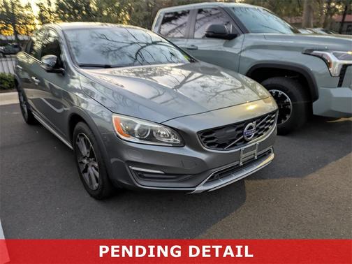 2016 Volvo S60 Cross Country T5 Platinum