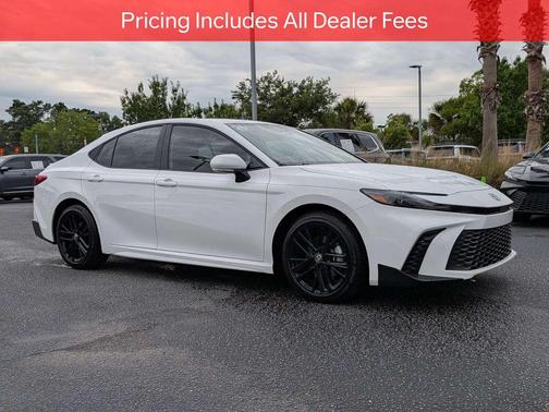 Ice Cap 2026 Toyota Camry SE
