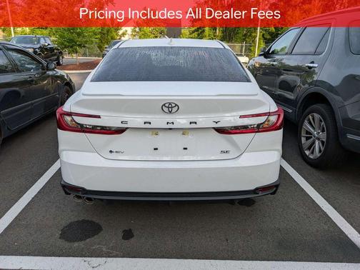 Ice Cap 2026 Toyota Camry SE