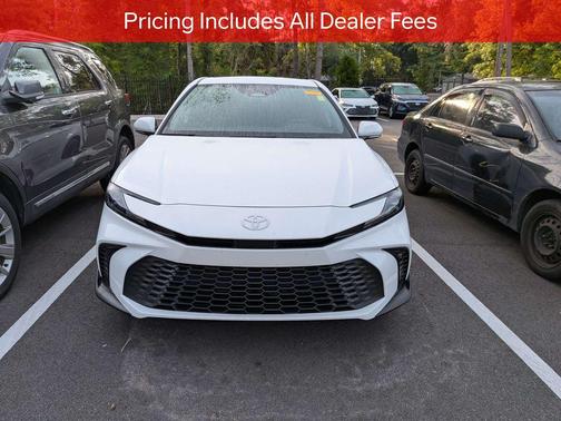 Ice Cap 2026 Toyota Camry SE