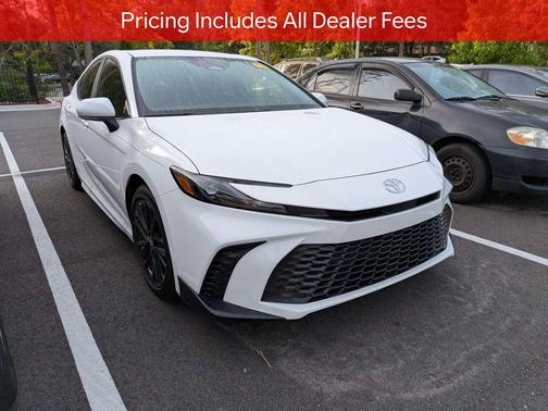 Ice Cap 2026 Toyota Camry SE