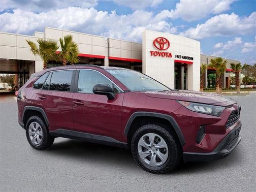 2020 Toyota RAV4 LE