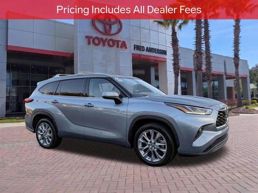 Moon Dust 2023 Toyota Highlander Hybrid Limited