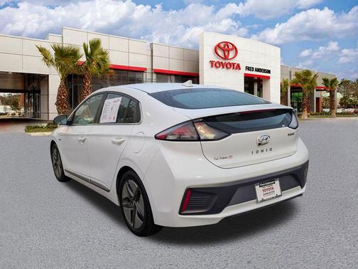 2020 Hyundai IONIQ Hybrid SEL