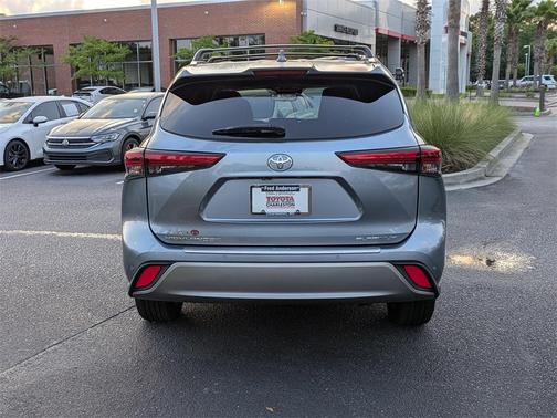 2023 Toyota Highlander Platinum