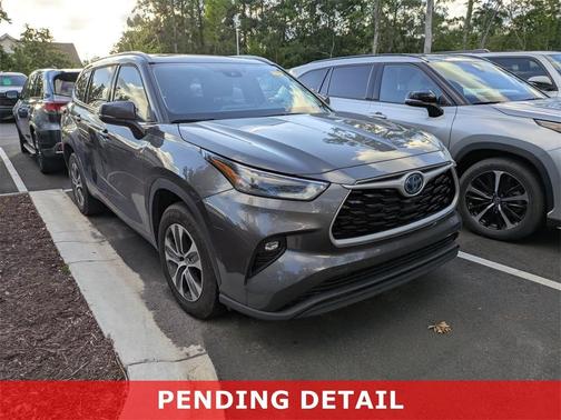 2022 Toyota Highlander Hybrid XLE