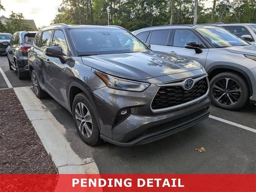 2022 Toyota Highlander Hybrid XLE