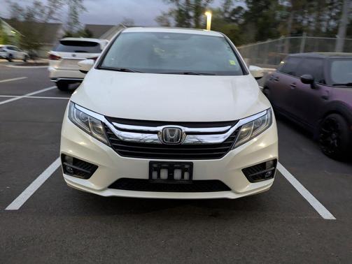 Diamond White Pearl 2018 Honda Odyssey EX-L