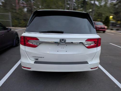 Diamond White Pearl 2018 Honda Odyssey EX-L