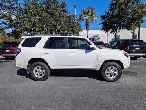2024 Toyota 4Runner SR5 Premium